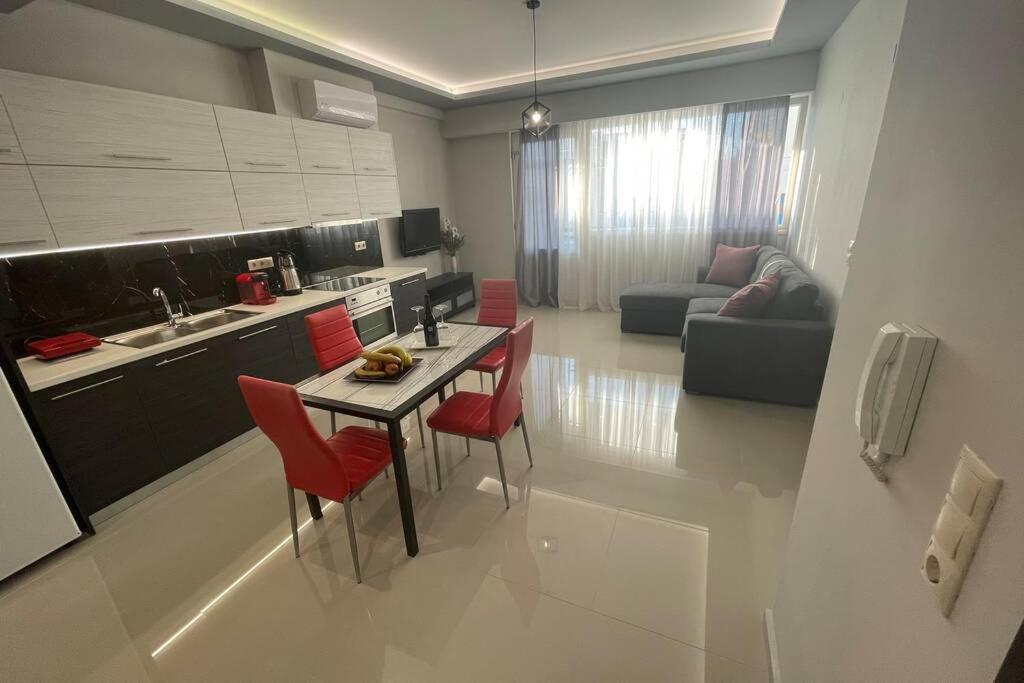 Maxim Deluxe Apartment Nea Alikarnassos Bagian luar foto